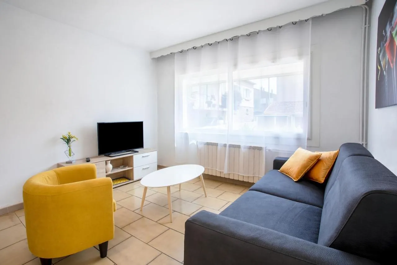 Location La Londe Apartment La Londe-les-Maures